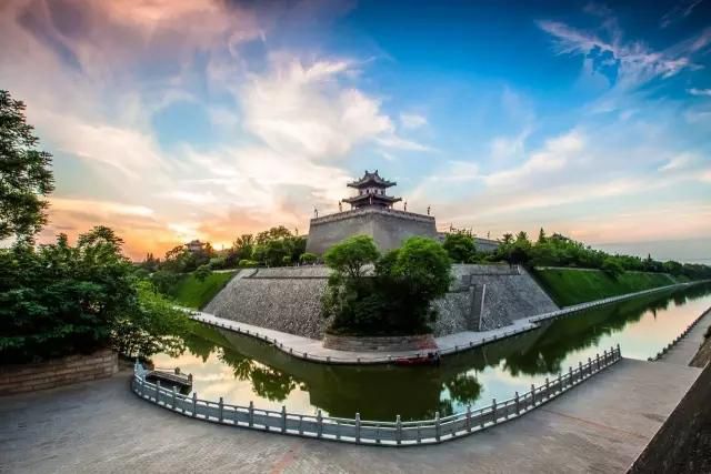 还有哪些描写祖国大好河山的古诗,关于祖国大好河山的古诗词有哪些