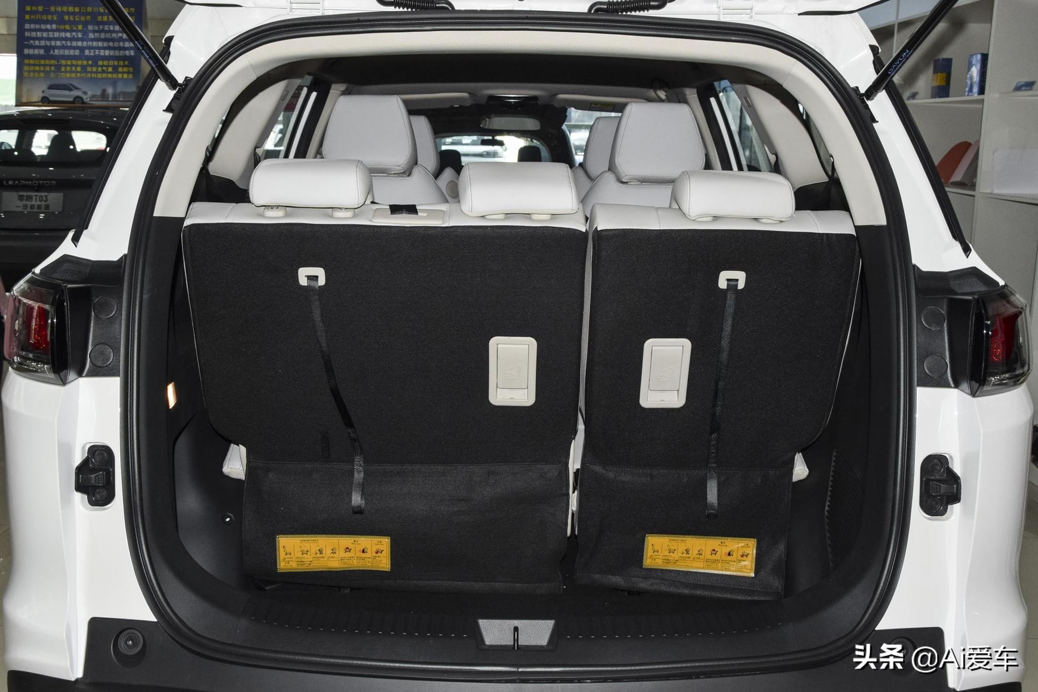 远志m1新能源七座空间如何,远志m12021款7座长续航行政版