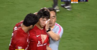 上港客场三球不敌权健,主场遭遇3球惨败