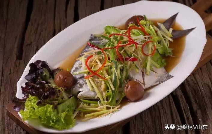 金鲳鱼蒸酸梅做法广东,酸笋焖淡水鲳鱼家常做法