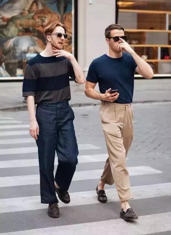 男士t恤穿大的好看吗,男士t恤怎么穿出时尚感