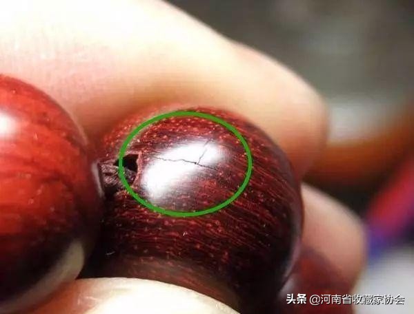 檀香木手串如何保养才能越来越亮,沉香手串如何保养这几点要牢记