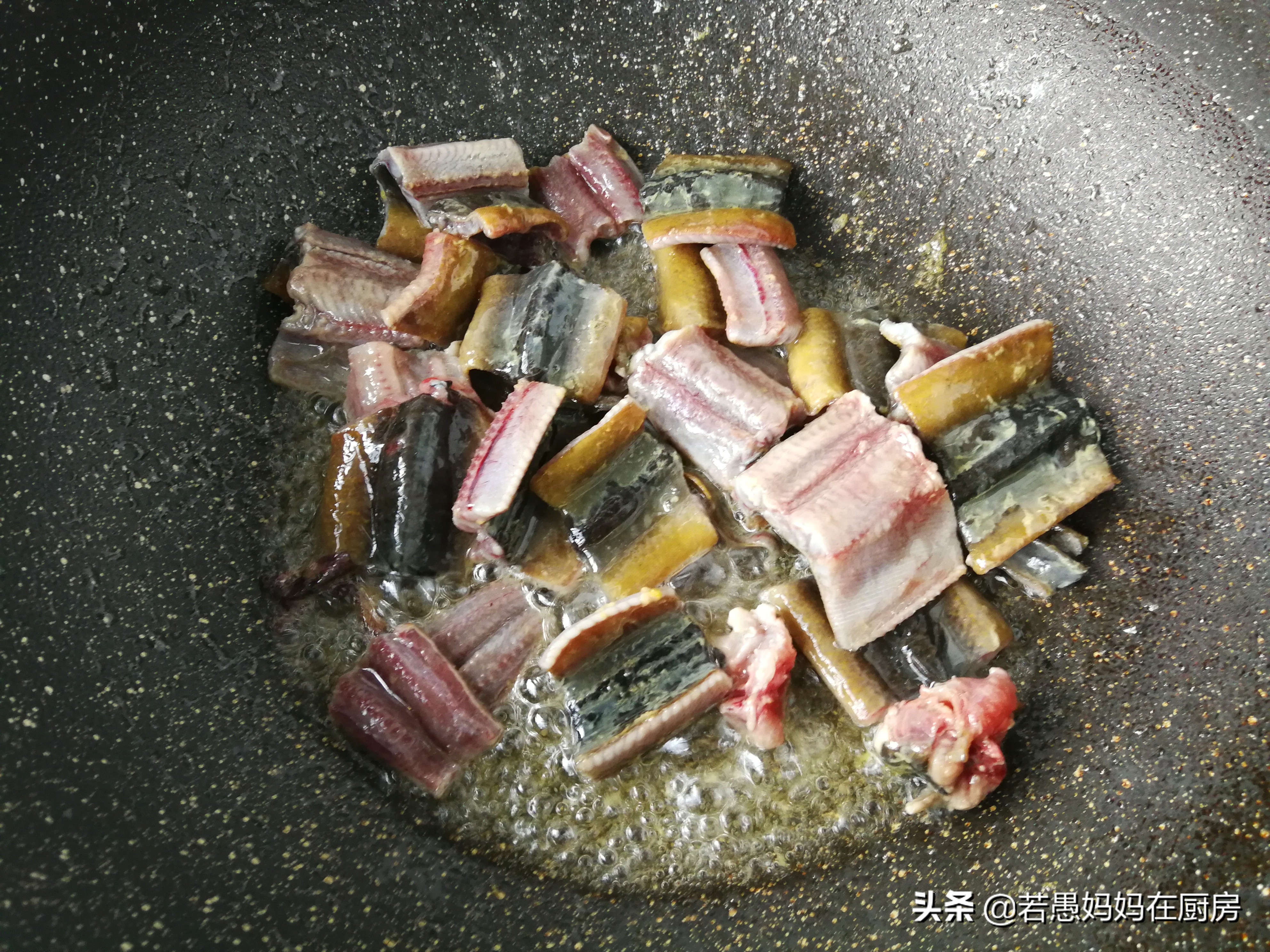 端午节黄鳝价格估计二百一斤,夏日黄鳝赛人参