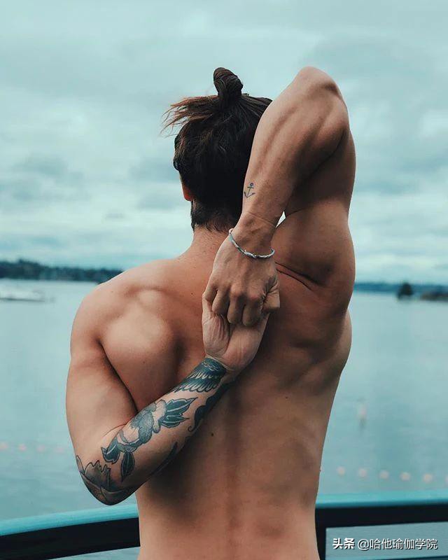 瑜伽初级能量流,适合女生日常锻炼的瑜伽