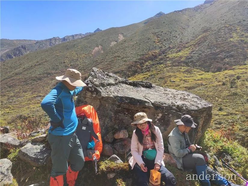 陪着贡嘎过仲秋，深夜听到女生的尖叫（上）