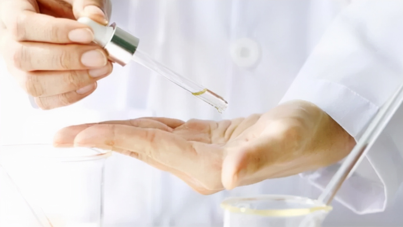 精华液的正确使用方法和禁忌,请问精华液到底可以每天涂不