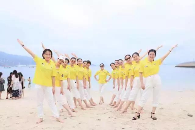 巨邦快乐集结号丨看见了，其中一艘游艇上，是我们的船长大舅哥