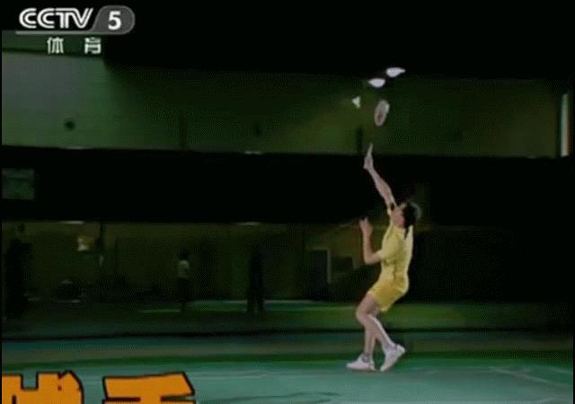 让羽毛球在空中飞舞,让羽毛球发光