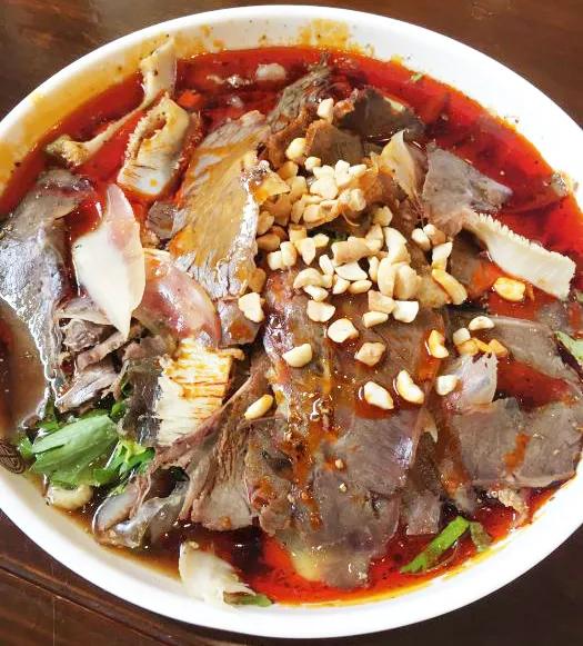 因为“吃内脏”的过场多，四川人直接分成了3个派别