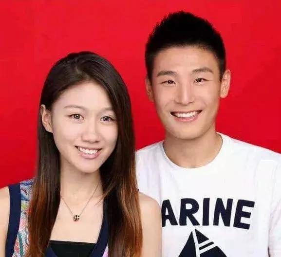 国足太太团集体助威,国足太太集会