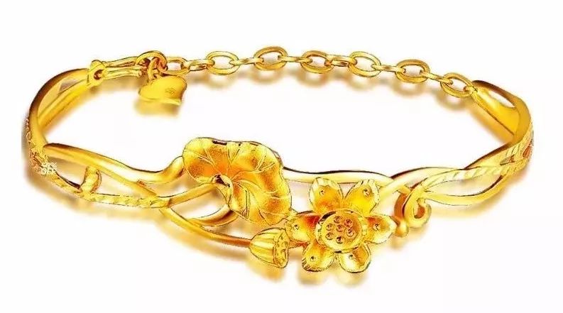 大多数明星的婚戒都是钻石鸽子蛋,女明星穿的婚纱和戒指