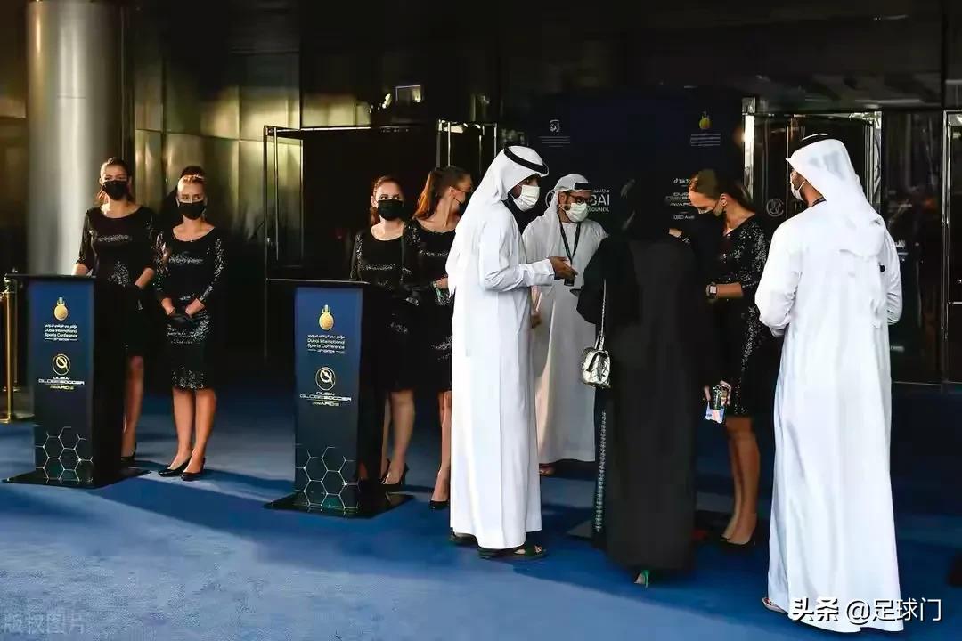 国足2-0胜菲律宾精彩瞬间,国足亚洲杯3比0胜利菲律宾