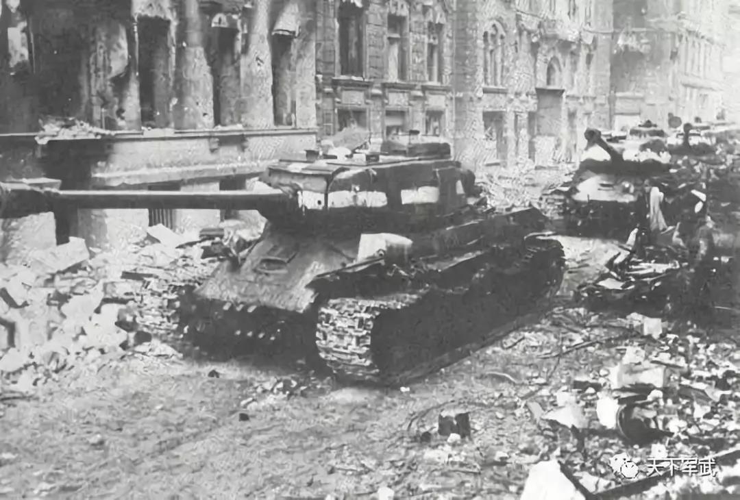 炸裂|没有什么坦克是“一拳”解决不了的*药弹**架瞬间爆炸