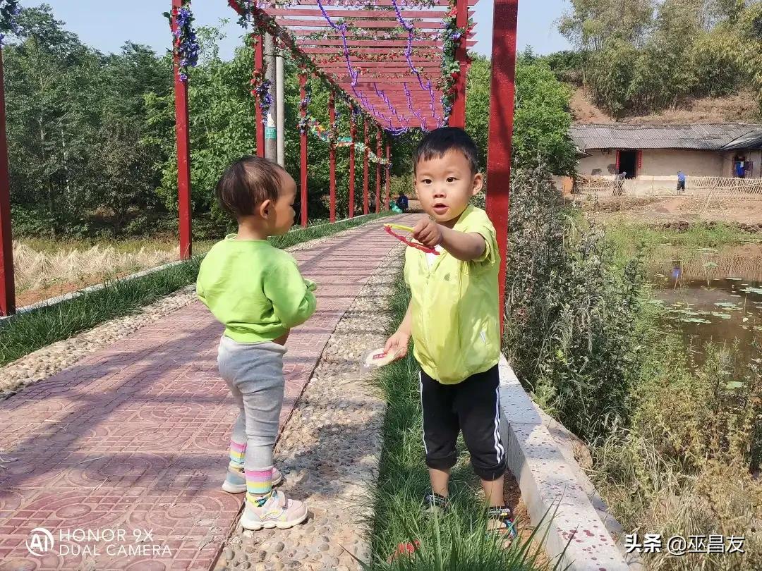 天不怕地不怕就怕潮汕人说普通话,千不怕万不怕就怕四川人讲普通话