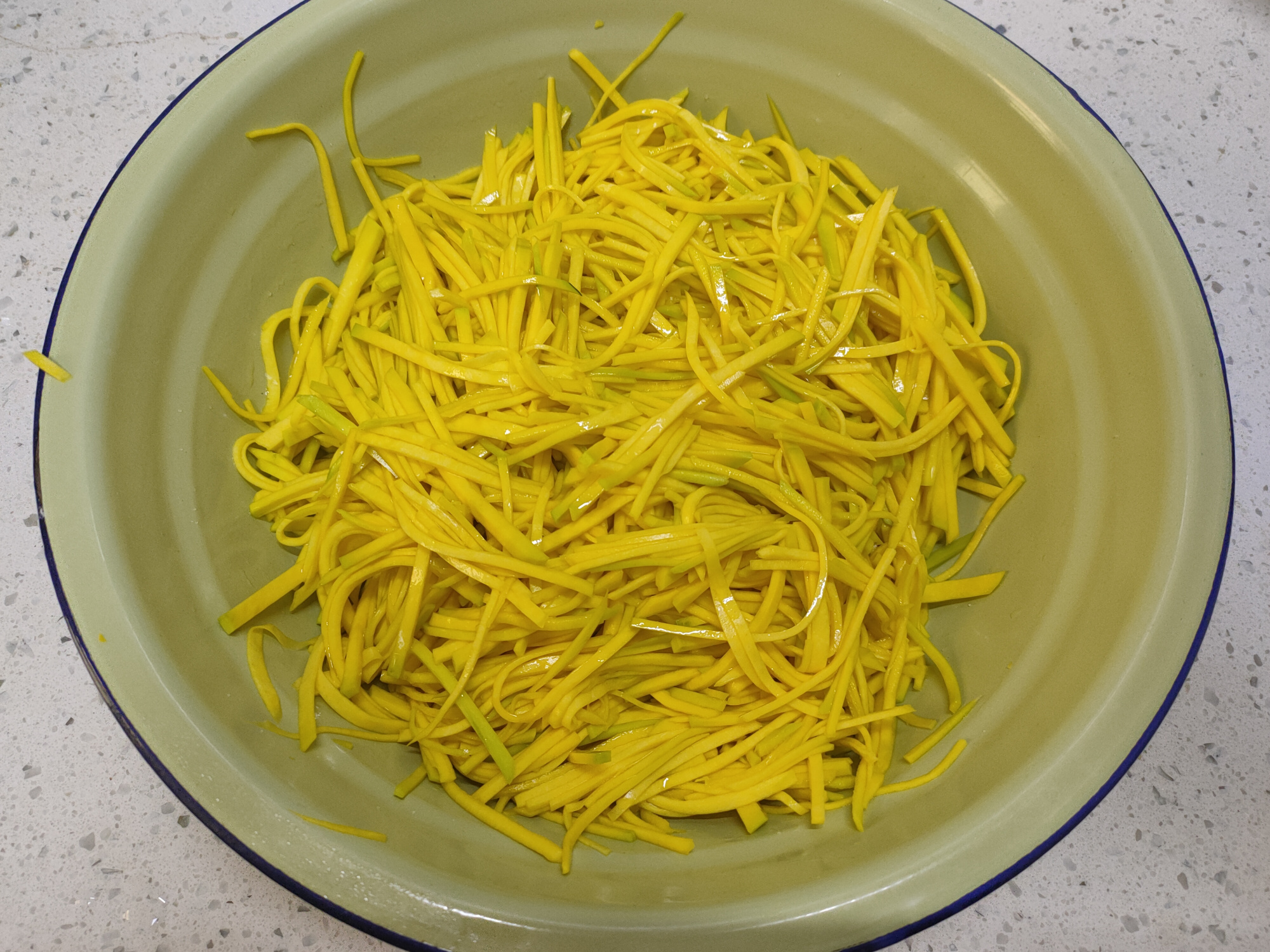 饺子素馅怎样做鲜美多汁,适合秋天吃的素馅饺子