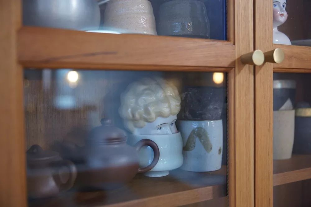 用水泥砌橱柜,用粘土做迷你橱柜