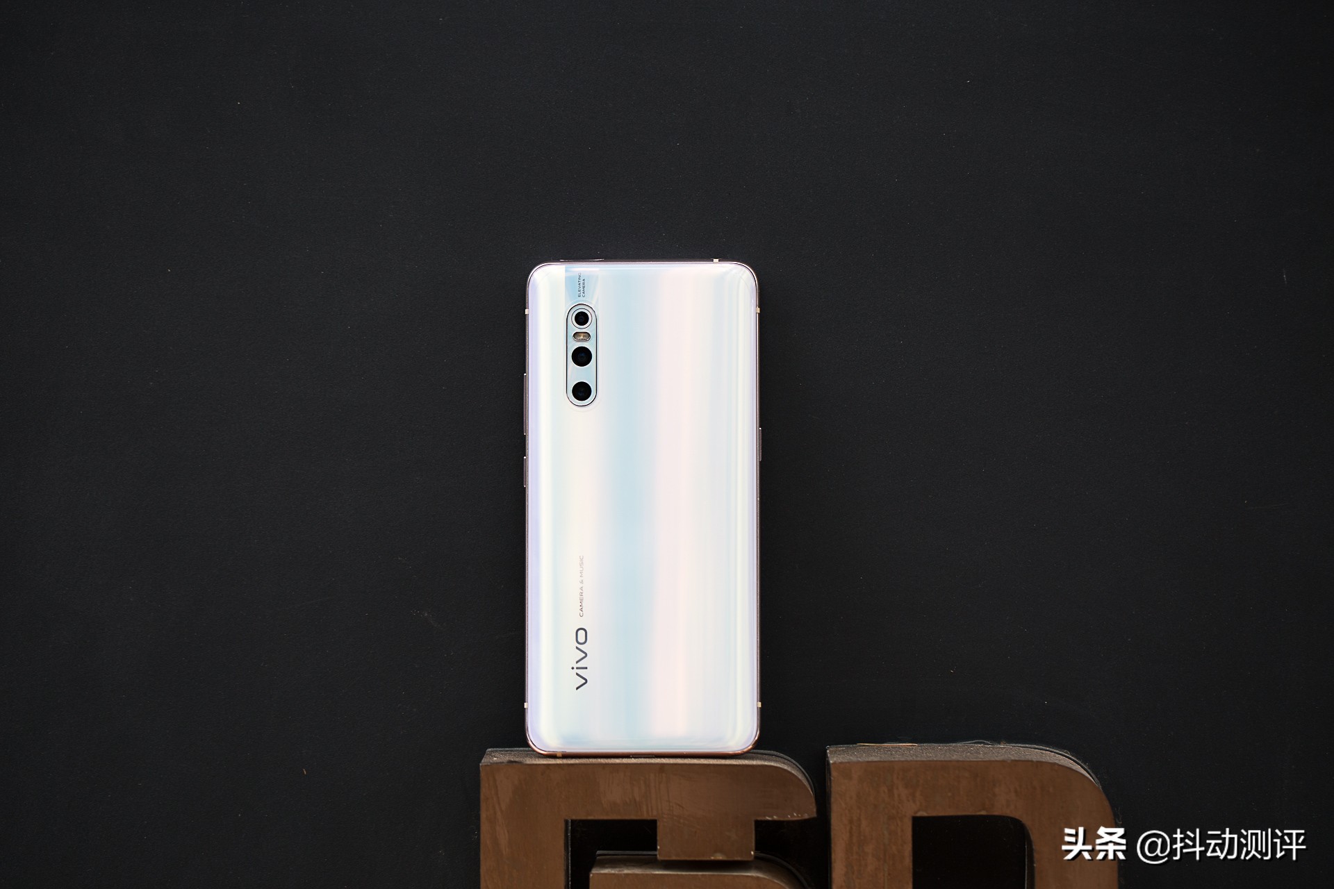 vivox27幻彩夏日和印象夏日的区别,vivox27幻彩夏日和印象夏日的图片