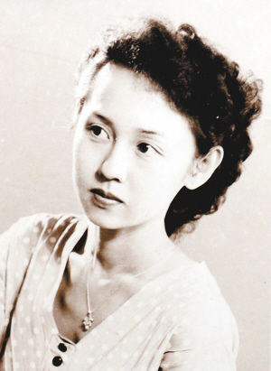 一颗静心历浮生，从明星到保姆，她工作17年，晚年与儿同住养老院