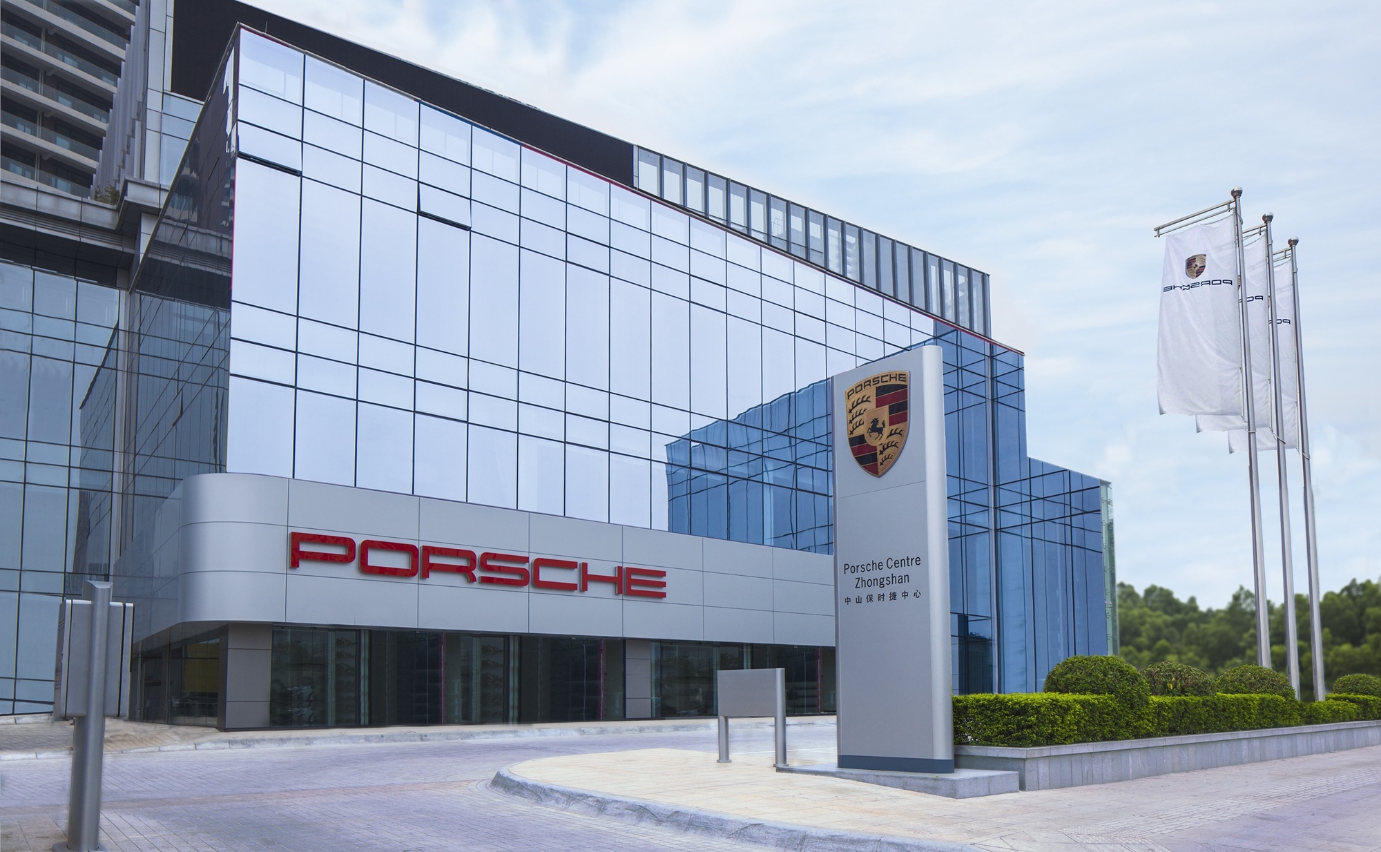 保时捷和雷克萨斯，一个马来一个印度建厂，看不起国内消费者？