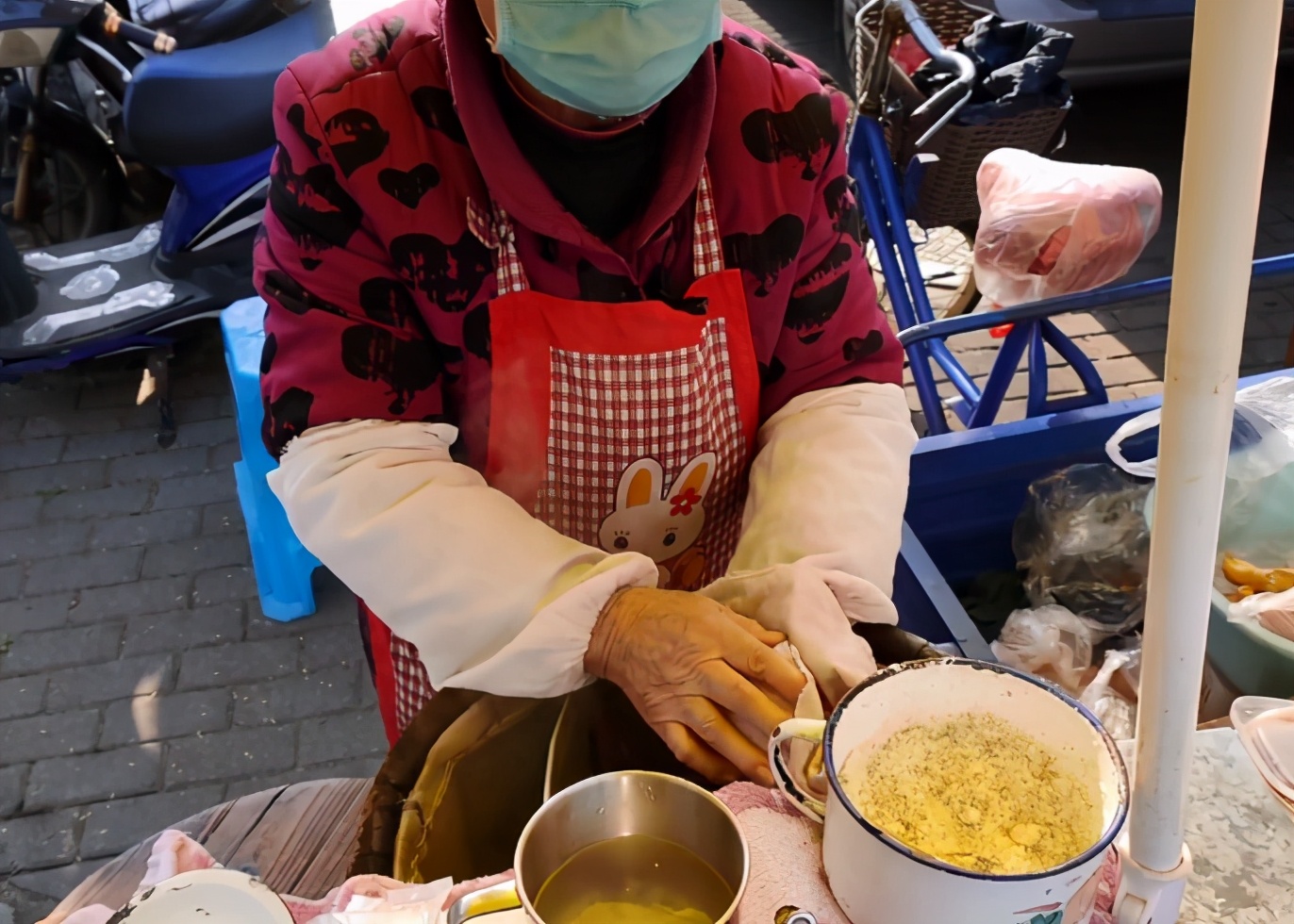 摆摊卖男女老少都爱吃的特点小吃,摆摊卖自制手工小吃