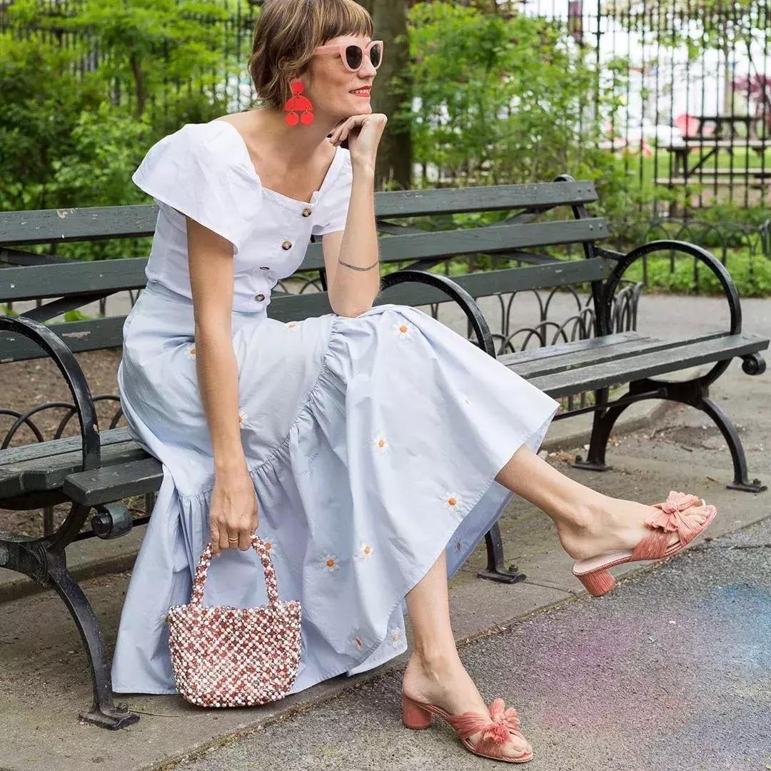 每次穿衣服感觉特别厚重,每次穿衣服的时候都觉得难受