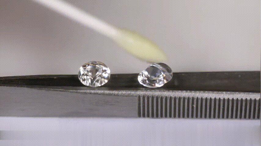人工合成钻石和锆石区别,合成立方氧化锆和钻石能看出来吗