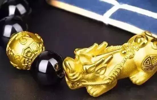 李嘉诚貔貅阵,李嘉诚办公室摆88只貔貅