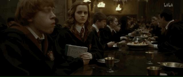 为什么哈利波特没有和赫敏在一起,为什么希望哈利波特和赫敏在一起