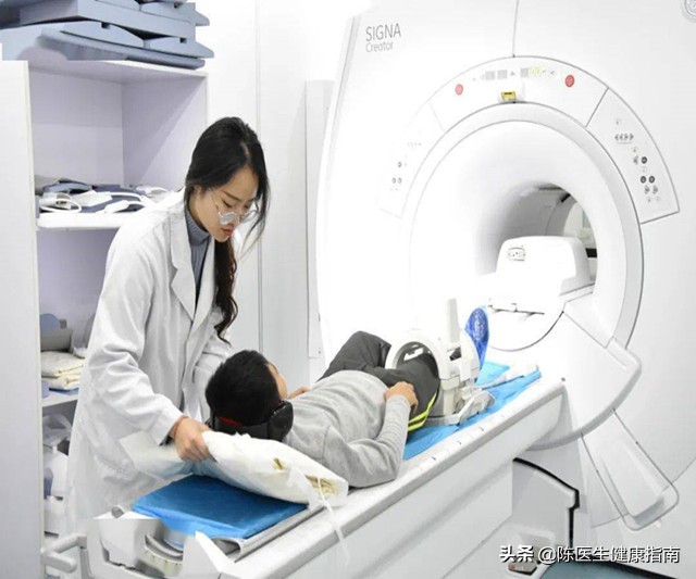 肩膀痛为什么医生建议做核磁共振,为什么多数医生不建议做核磁共振