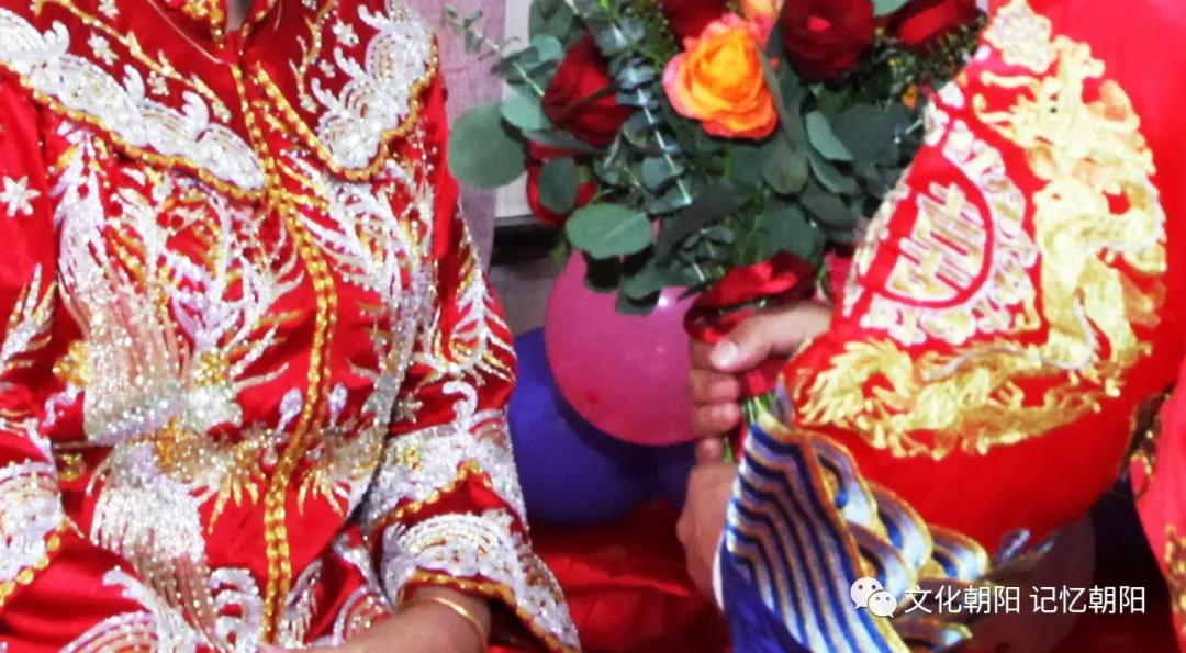 婚礼的习俗端洗脸水要说话,婚礼的习俗也特别朴实