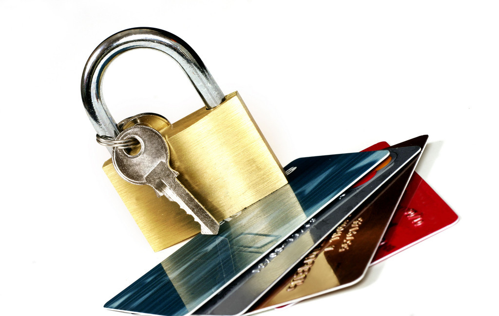 招商信用卡被冻结了怎么办,信用卡逾期微信冻结了怎么办