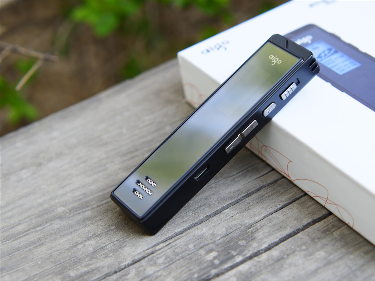 爱国者6811数码录音笔如何听mp3,爱国者r6811录音笔简评不足200元