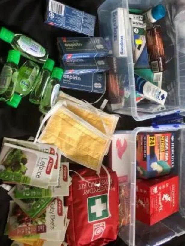 澳洲女子为新冠肺炎囤积几百斤食材，并熔化首饰以防需要买卖金银