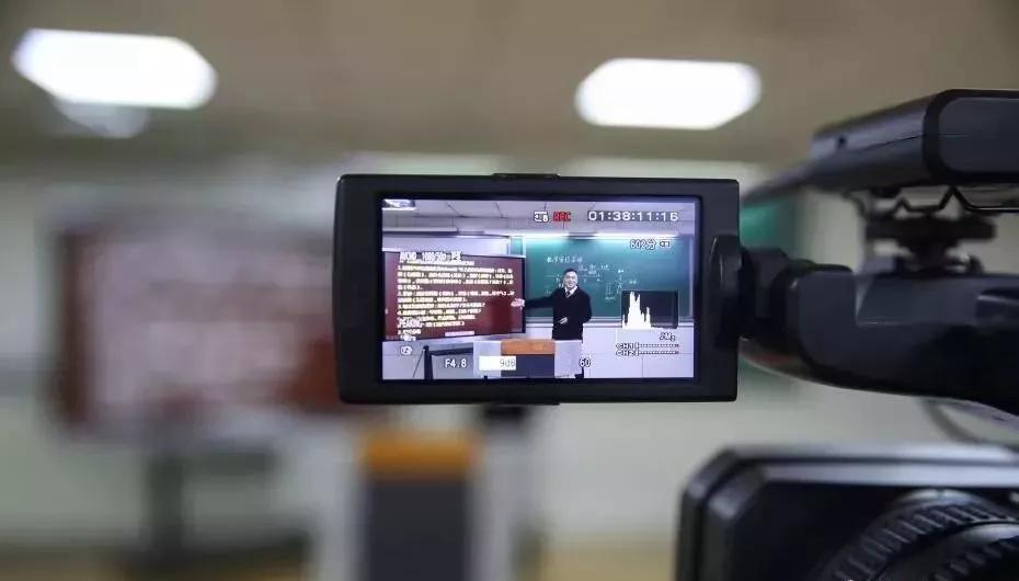 万物皆有裂痕，那是光进来的地方——一位校长妈妈的开学第一课