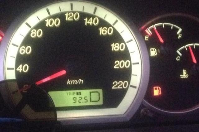 油表亮黄灯还能在高速开多远,十代雅阁油表报警还能开多远