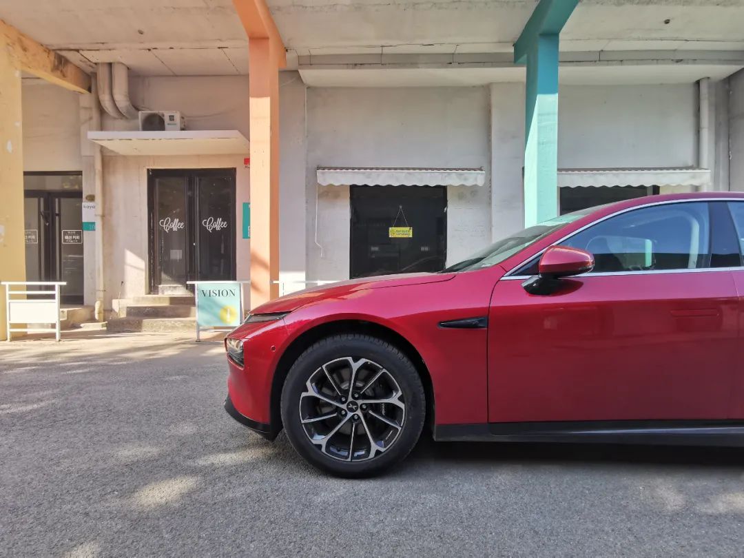 小鹏p7汽车智尊版2021款价格,试驾小鹏p7有挡位吗