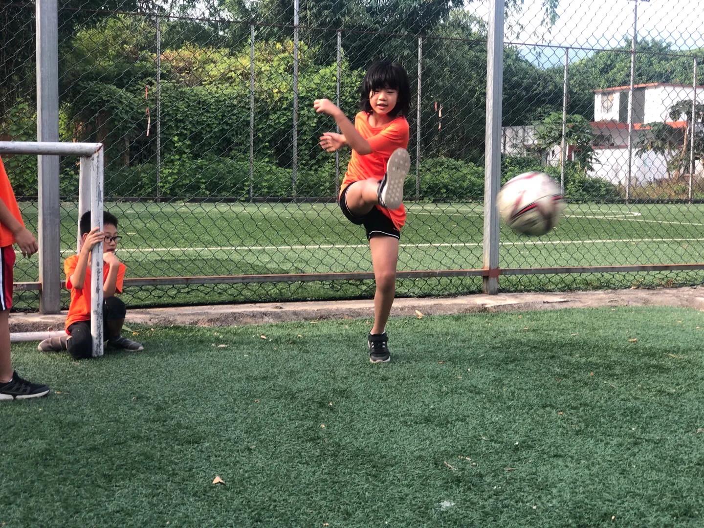 青少年参与足球运动的情况,青少年为什么要多运动