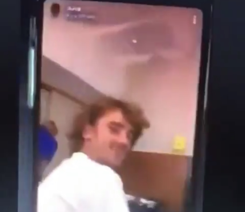 巴萨为何执意跟登贝莱续约,巴萨可以放弃登贝莱吗