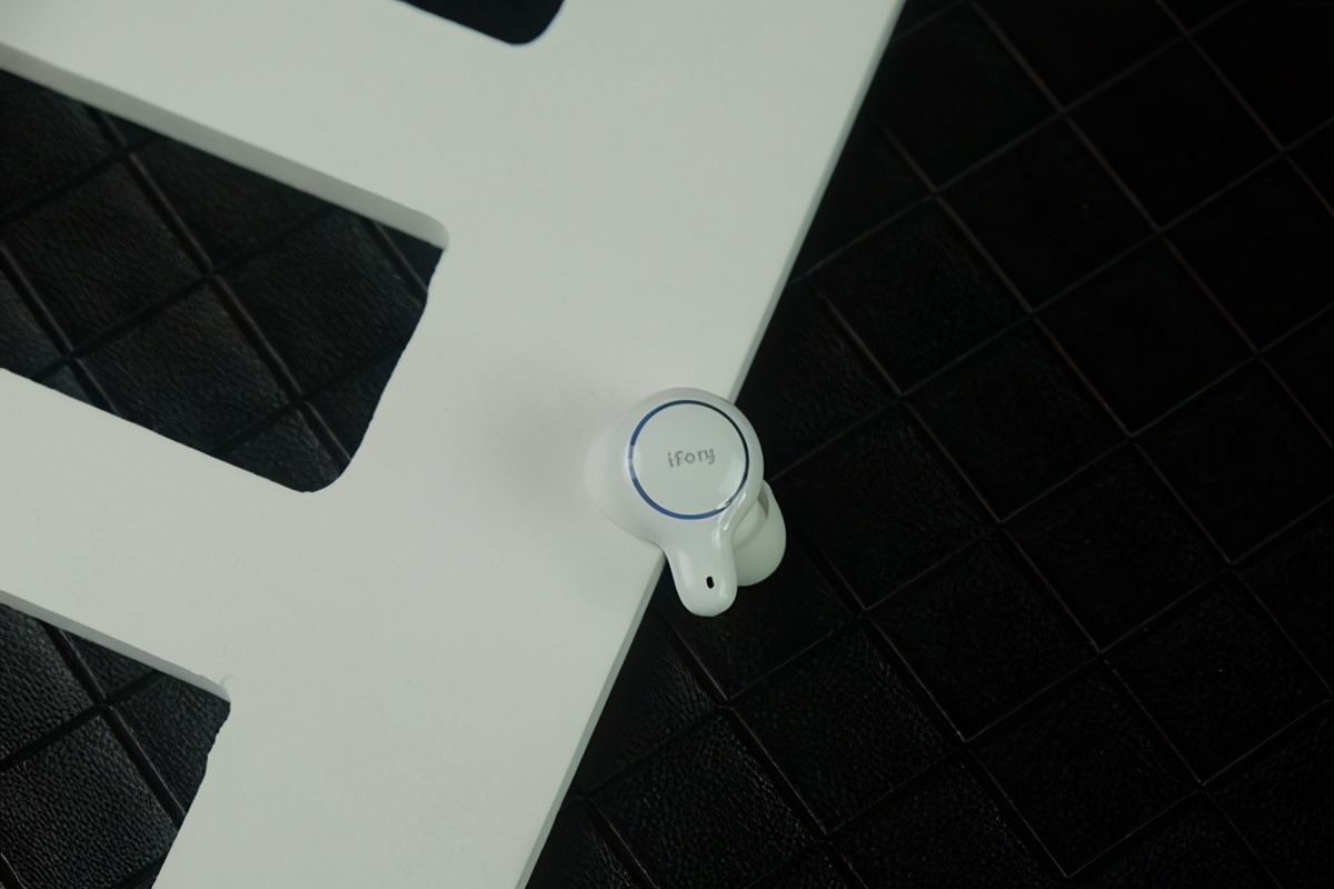 情人节礼物玫瑰和口红,情人节礼物兰蔻口红