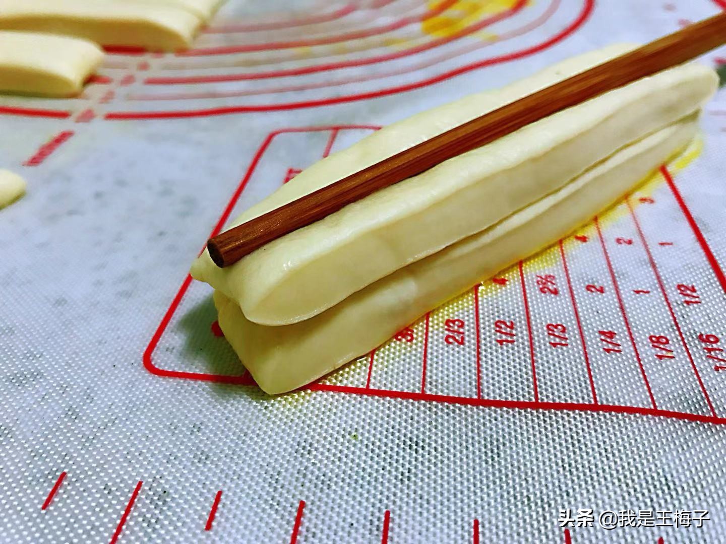 油条蓬松剂炸油条的方法,蓬松酥脆的油条都用什么配方