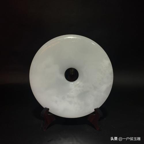 为什么有的珠宝叫蓝宝石,珠宝的珠和什么有关