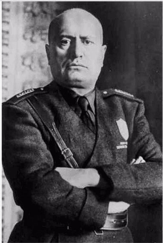 1934年的世界杯，意大利总理下令不夺冠就处死球员，球员拿命踢球