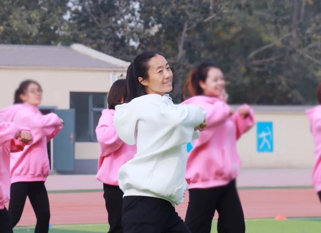 东方双语学校街舞啦啦操,东方双语本部啦啦操