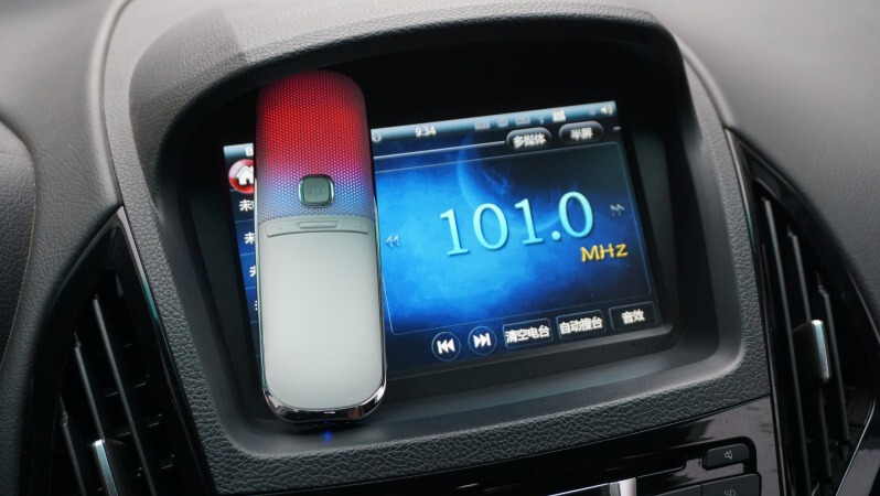 在车上唱K？别以为是开玩笑，这款LED声动麦克风能帮你实现