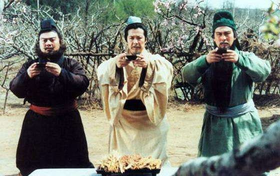 与三国演义一样经典的电视剧,老电视剧推荐经典三国演义