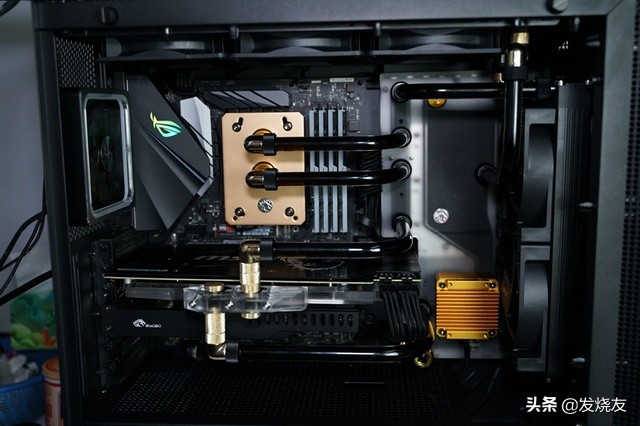 沉默是金~NZXTH700黑金电脑水冷装机秀