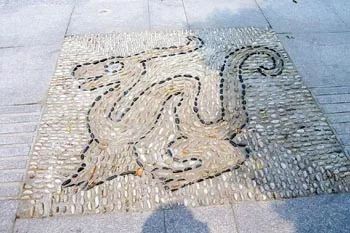 小鹅卵石路面是怎么铺装的,鹅卵石铺装路面方法