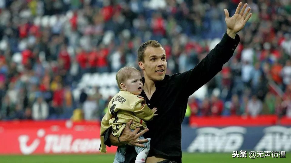 有些人走着走着就散了诗句,有些人走着走着就散了男生翻唱的