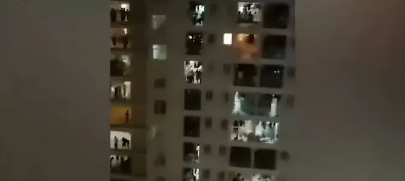 新版edg战队logo,edg标志是谁亮的