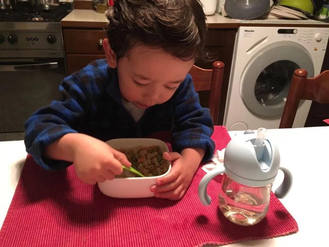 故意减少宝宝奶量对宝宝有影响么,宝宝奶量对身高有什么影响